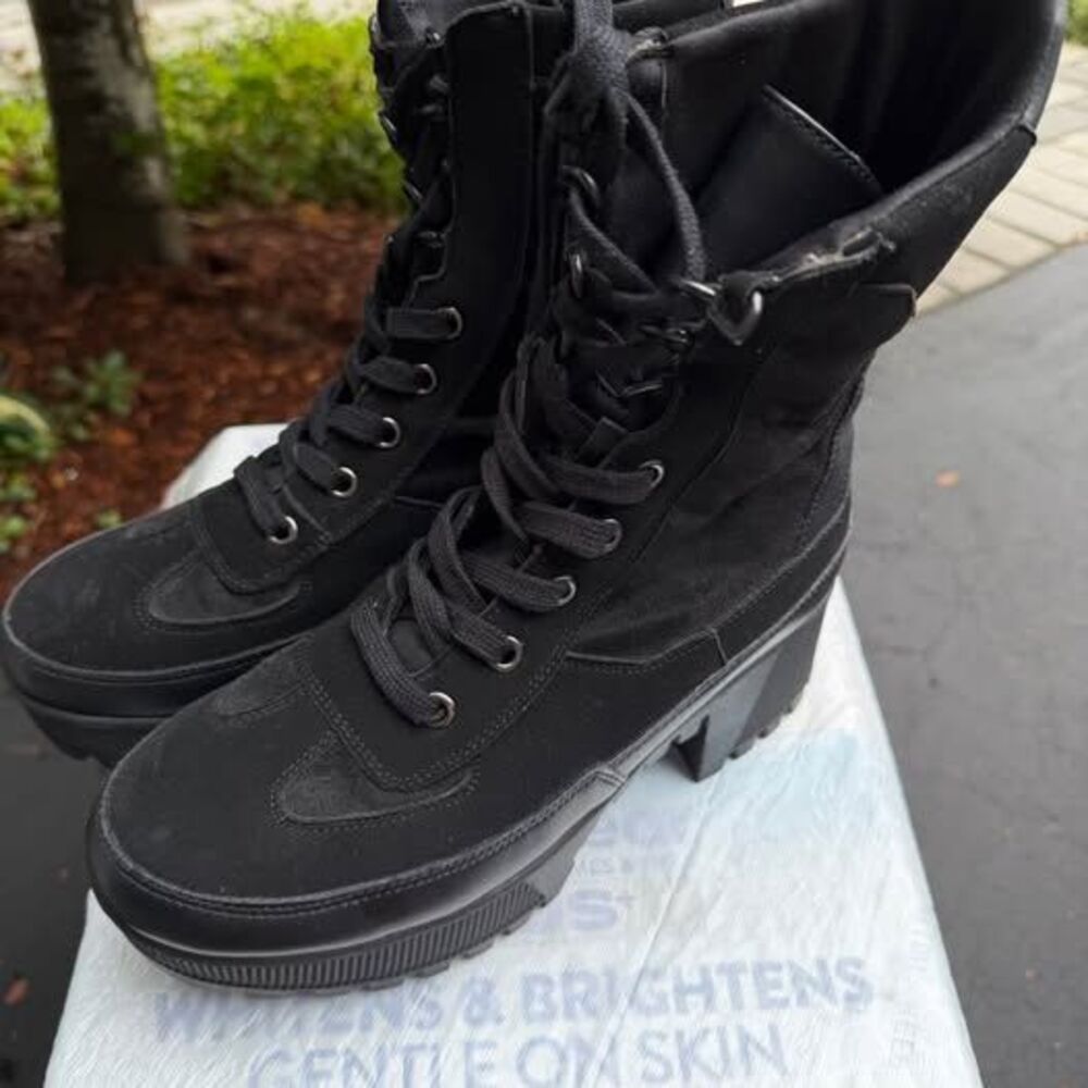🖤 FASHION NOVA BLACK PLATFORM COMBAT BOOTS – SIZE 6 🖤